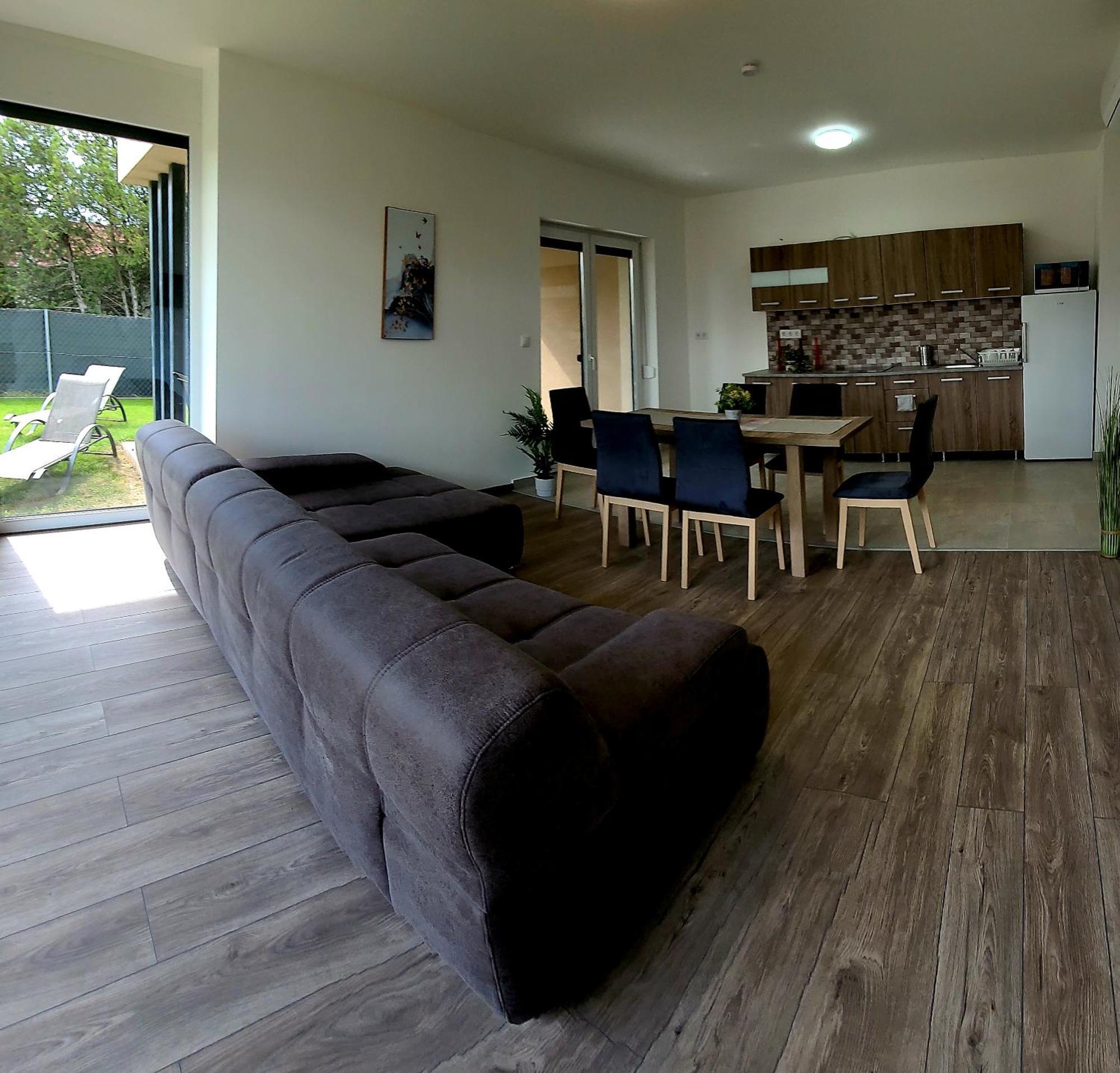 דירות בלטונפנבש Zea Apartmanhaz מראה חיצוני תמונה